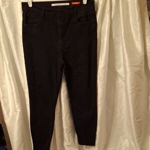 Celebrity Pink Black High-Waisted Jeans 9/29 ❤️❤️❤️❤️